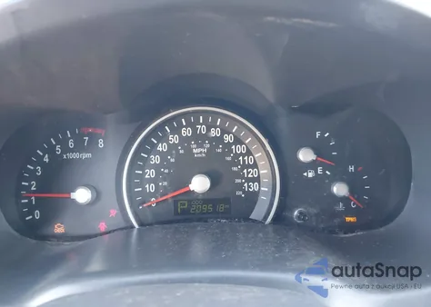 2011 Kia Sedona Lx z USA, uszkodzony, nr VIN KNDMG4C76B6378384